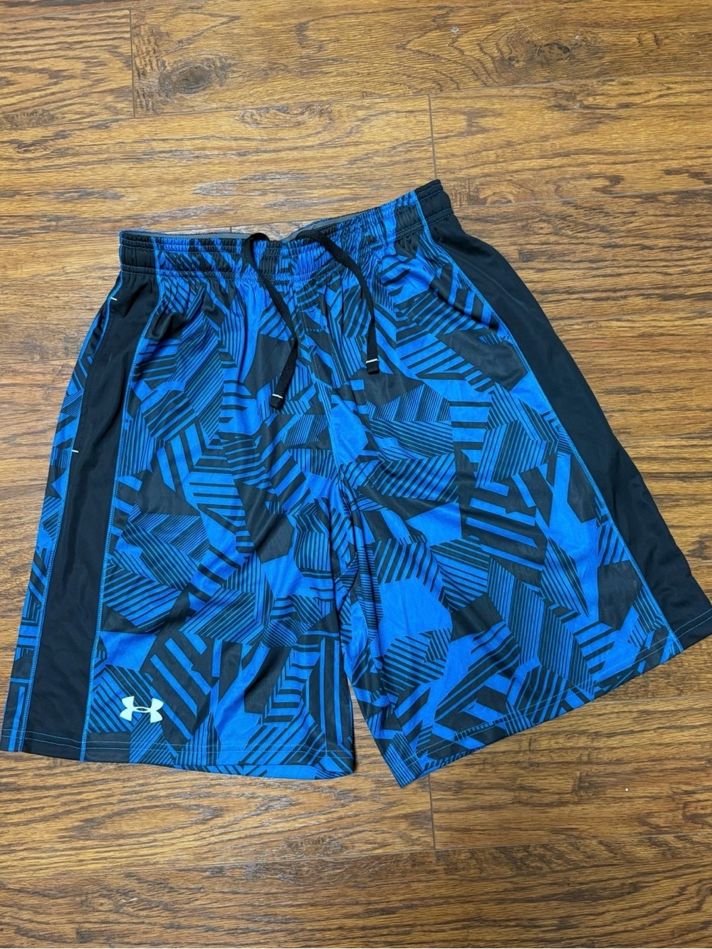 Under Armour Mens Swim Trunks Medium Blue Black Geometric Board Shorts